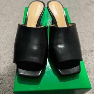 Bottega Veneta Black Leather Mules